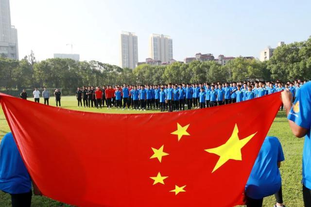一开播就引爆2024年国剧?我敢打赌,你对《繁花》误会大了