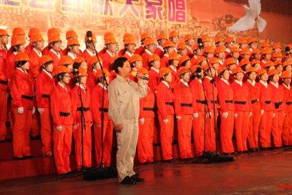 望天门山的作者李白