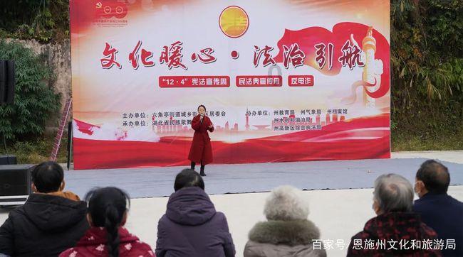 女明星在出席活动时，为什么喜欢穿暴露的服装？