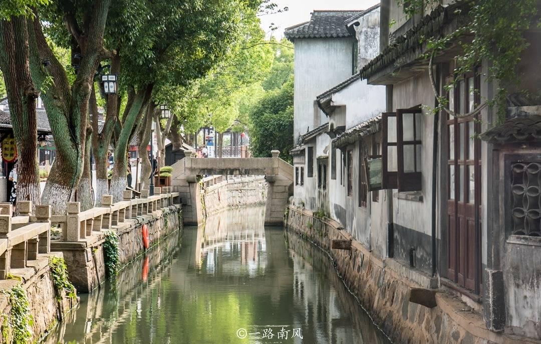 “爷叔”唯一指定网游：靠24小时贴身服务垄断全年龄层玩家